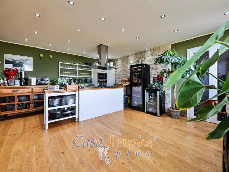 Immagine 33 di Villa in vendita  in Viale Primo Maggio a Marino