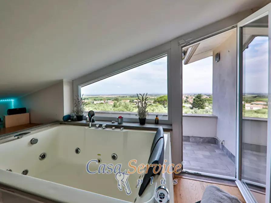 Immagine 44 di Villa in vendita  in Viale Primo Maggio a Marino