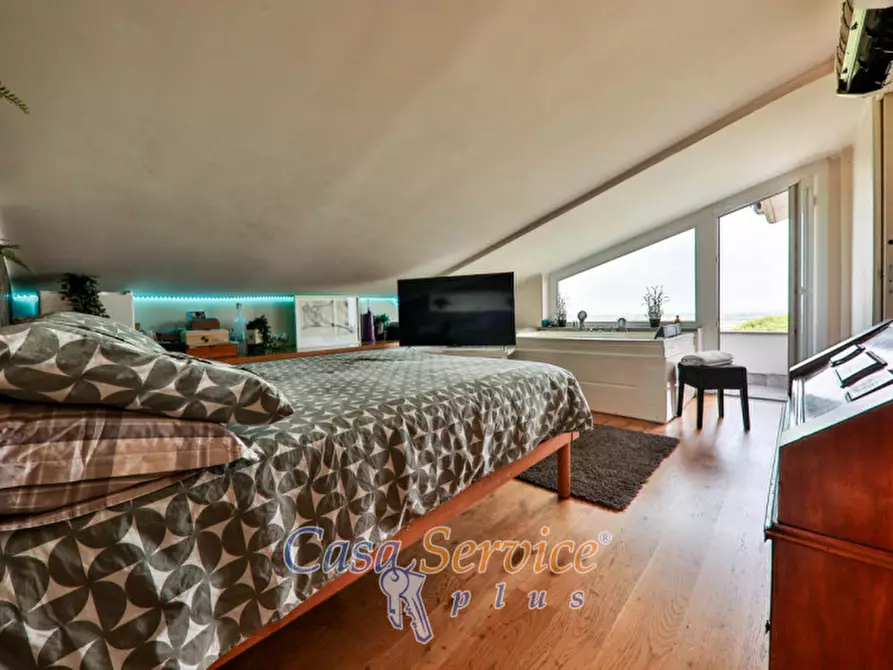 Immagine 45 di Villa in vendita  in Viale Primo Maggio a Marino