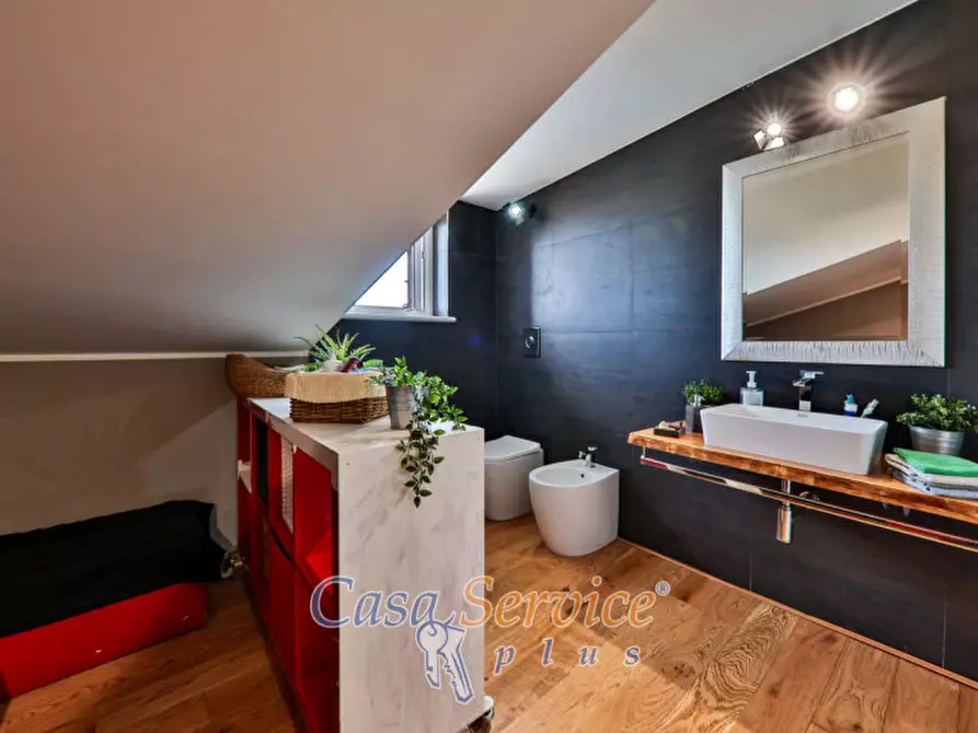 Immagine 49 di Villa in vendita  in Viale Primo Maggio a Marino