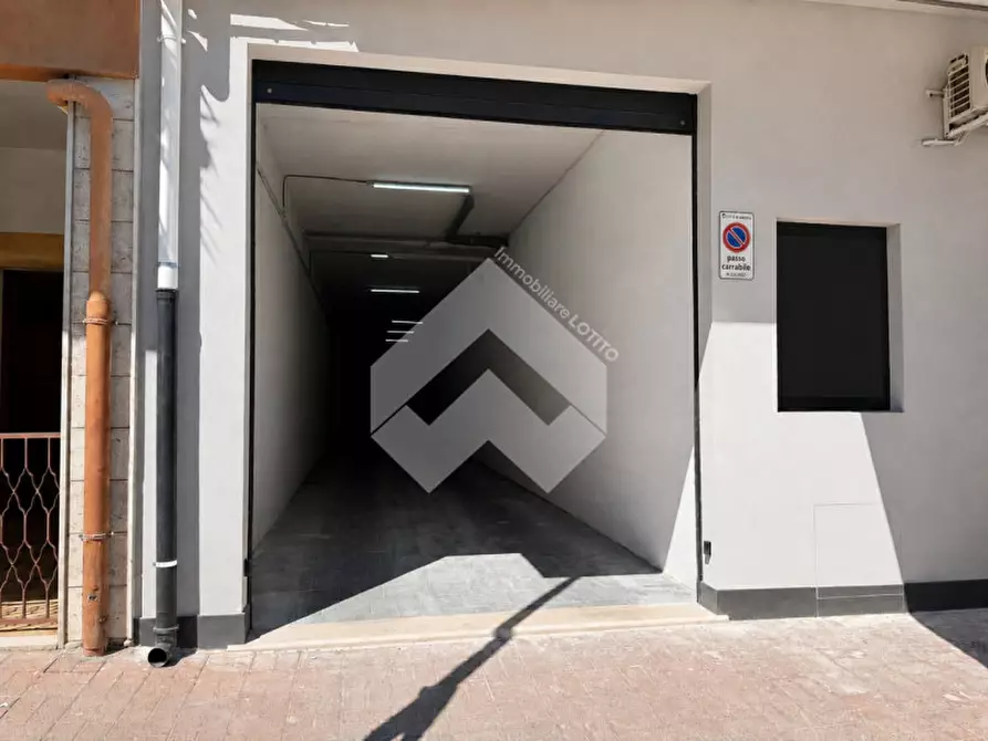 Immagine 2 di Magazzino in affitto  in Via Barletta, 92 a Andria