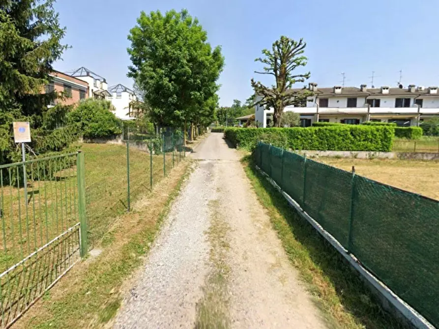 Immagine 5 di Terreno in vendita  in Via Privata delle Orchidee, 20866 Carnate MB, Italia a Carnate