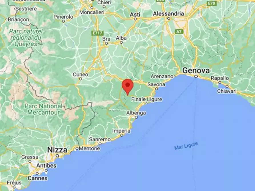 Immagine 23 di Palazzo in vendita  in Via Cinque Martiri, N. 12-14 a Calizzano