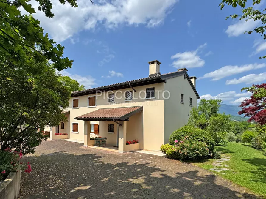 Immagine 4 di Appartamento in vendita  in via Santa Fosca a Cavaso Del Tomba