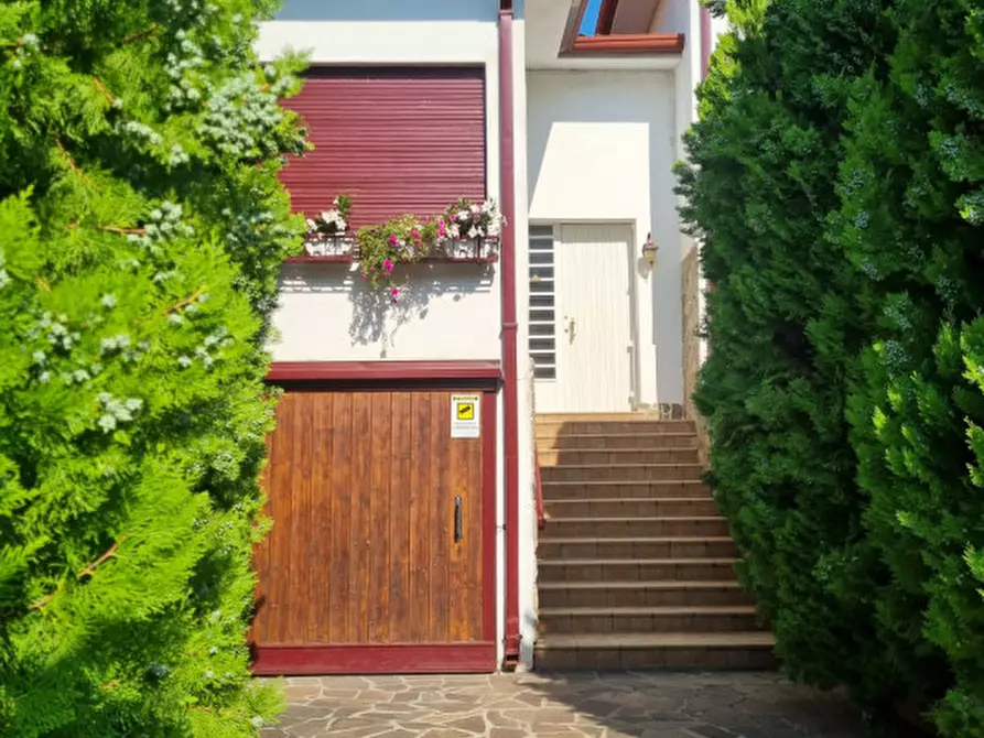 Immagine 2 di Casa bifamiliare in vendita  in Via L. Ariosto a Este