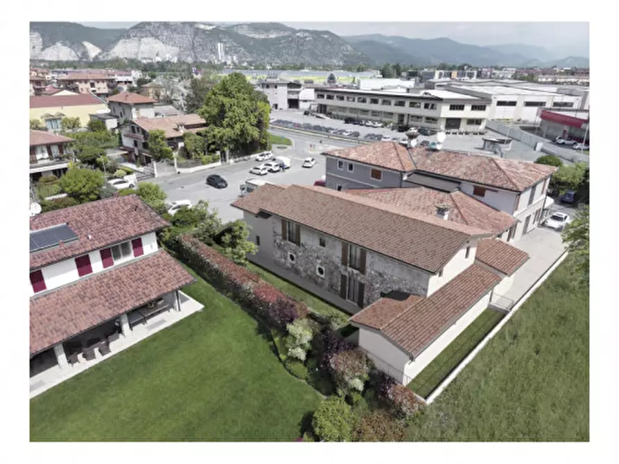 Immagine 2 di Appartamento in vendita  in Via Dante Alighieri a Mazzano