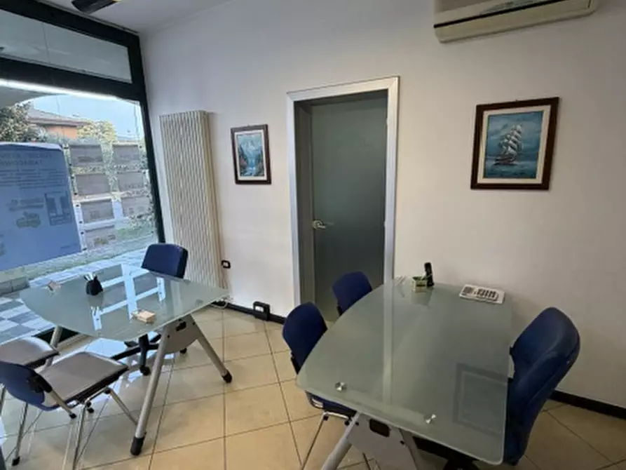 Immagine 2 di Ufficio in vendita  a Fosso'