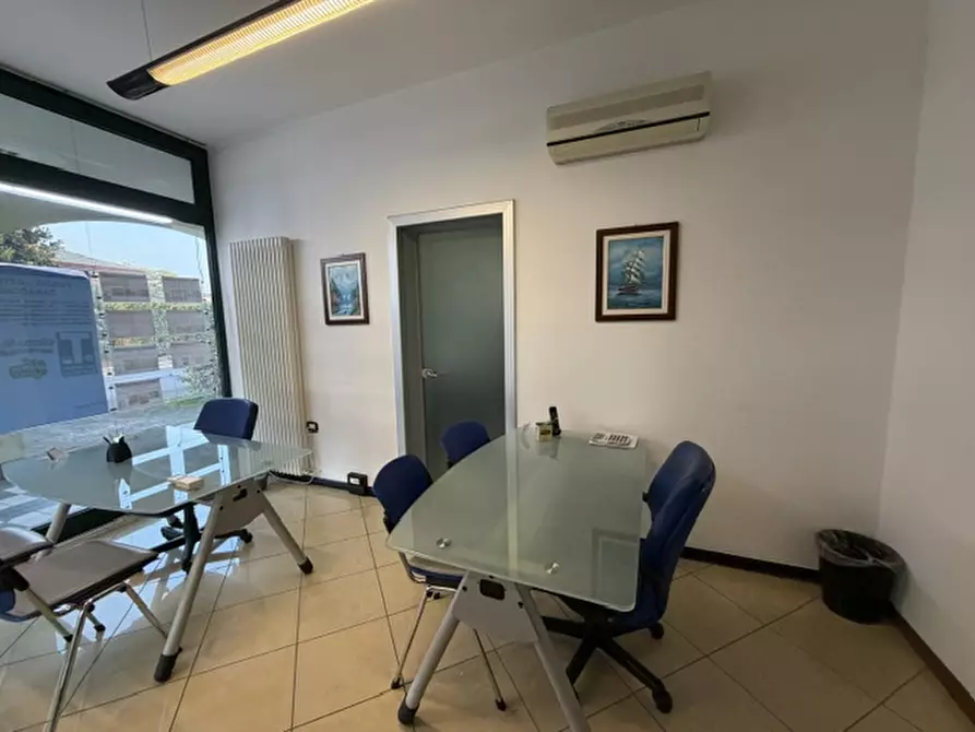 Immagine 3 di Ufficio in vendita  a Fosso'