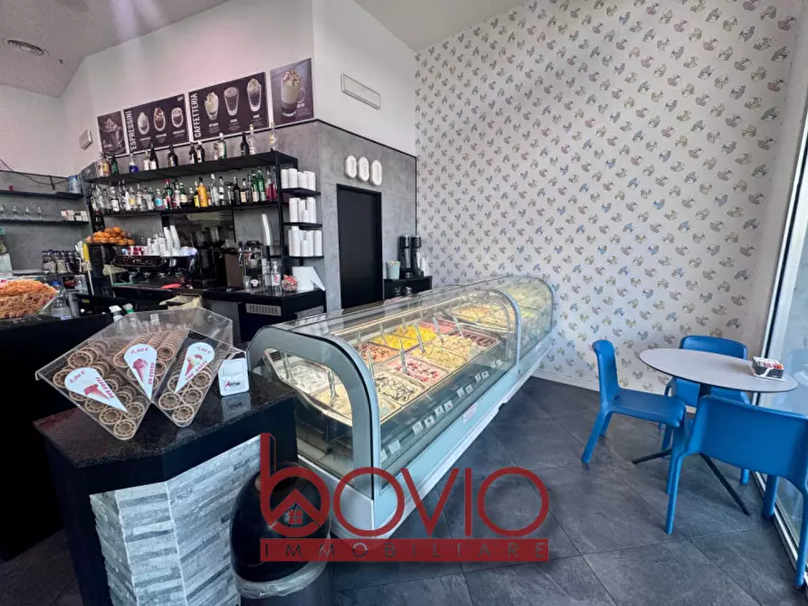 Immagine 2 di Attività commerciale in vendita  in Via Domenico Modugno 3 a Biella