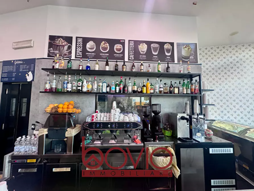 Immagine 10 di Attività commerciale in vendita  in Via Domenico Modugno 3 a Biella
