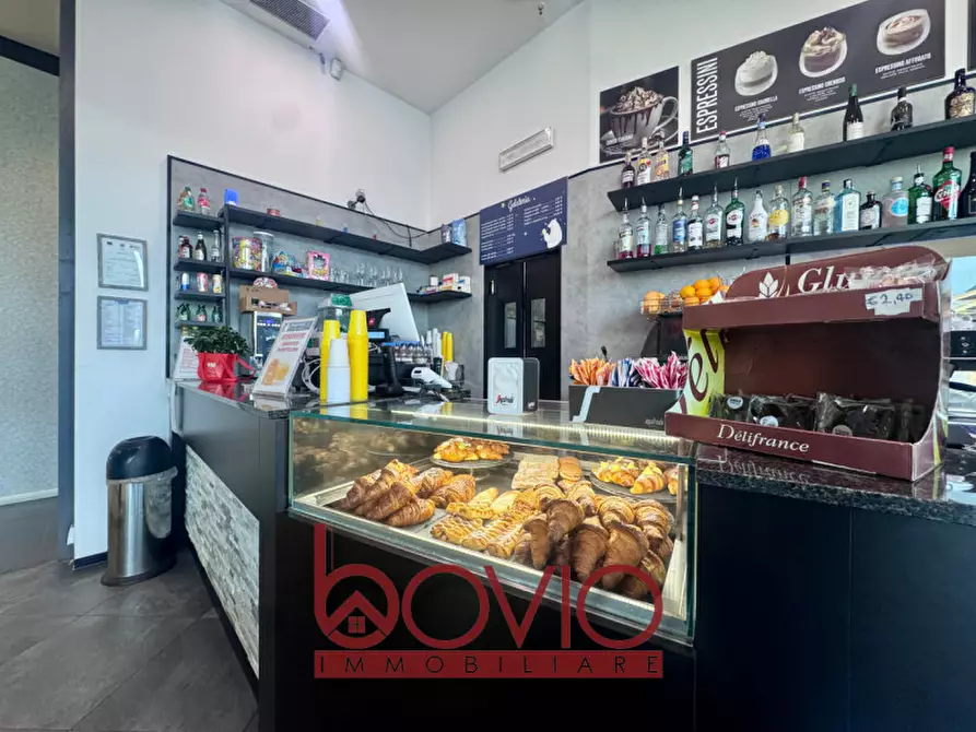 Immagine 11 di Attività commerciale in vendita  in Via Domenico Modugno 3 a Biella