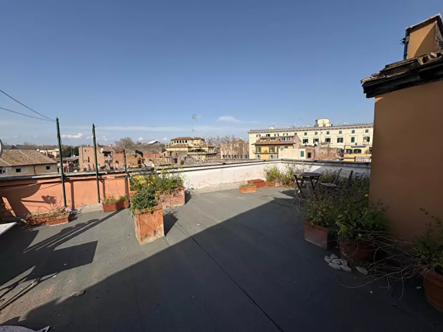 Immagine 7 di Appartamento in vendita  in piazza de' renzi a Roma