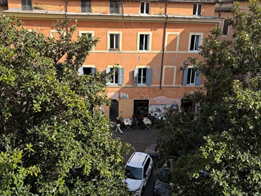 Immagine 10 di Appartamento in vendita  in piazza de' renzi a Roma