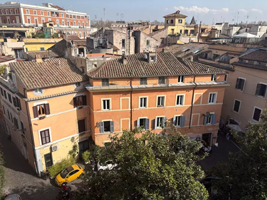 Immagine 17 di Appartamento in vendita  in piazza de' renzi a Roma