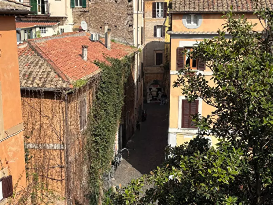Immagine 23 di Appartamento in vendita  in piazza de' renzi a Roma