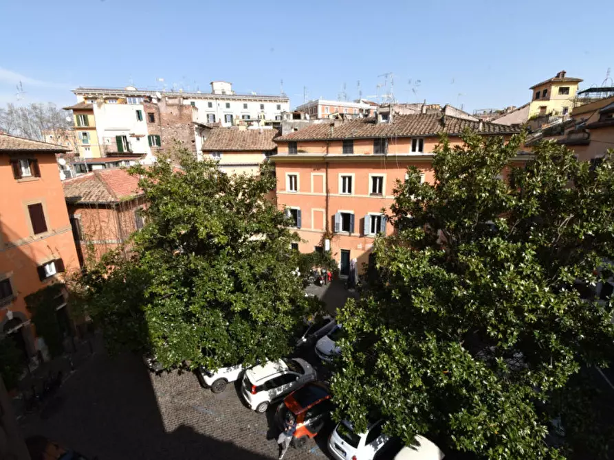 Immagine 49 di Appartamento in vendita  in piazza de' renzi a Roma