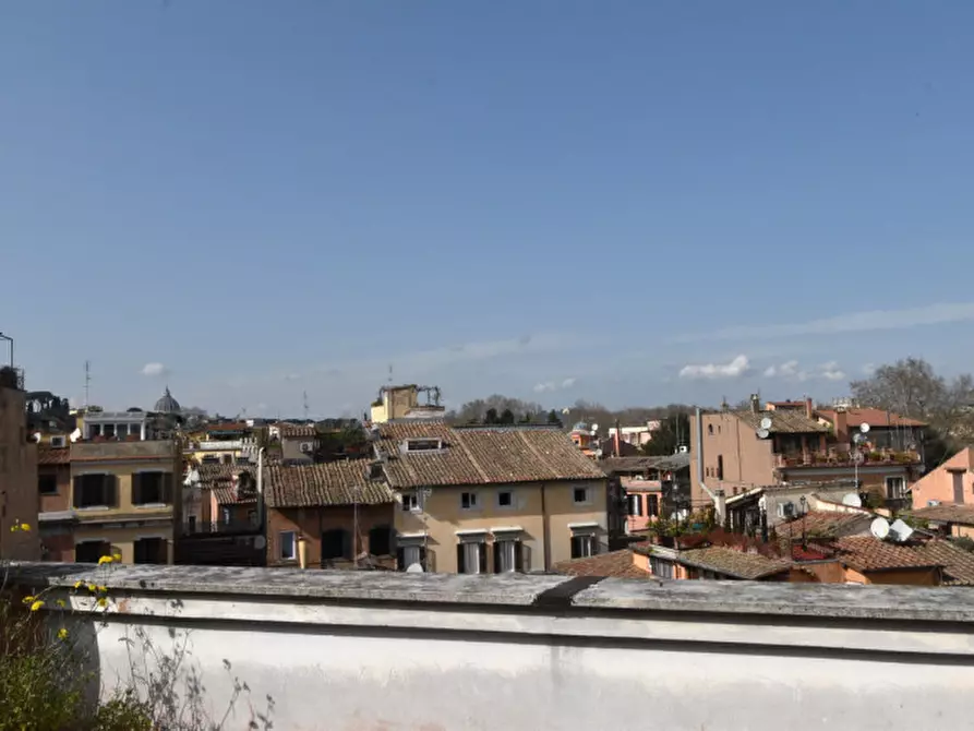 Immagine 54 di Appartamento in vendita  in piazza de' renzi a Roma