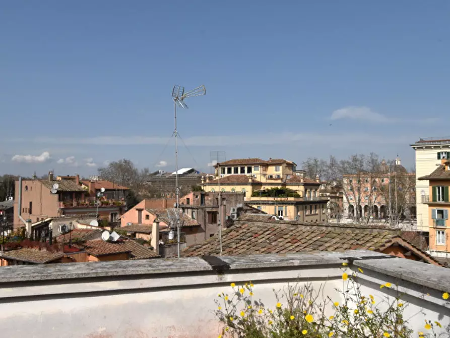 Immagine 55 di Appartamento in vendita  in piazza de' renzi a Roma
