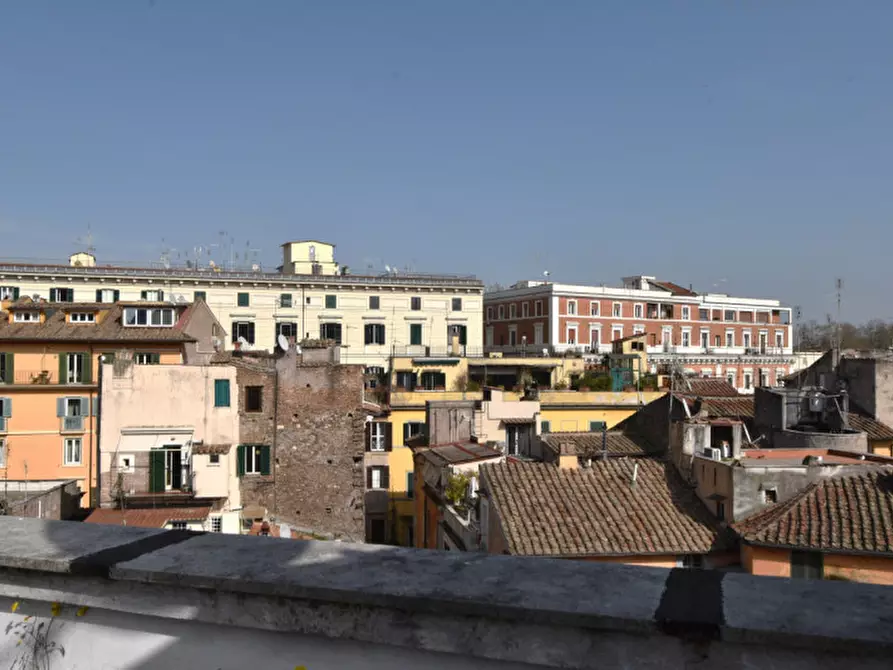 Immagine 56 di Appartamento in vendita  in piazza de' renzi a Roma