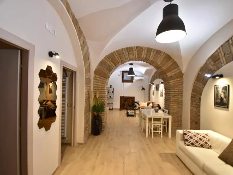 Immagine 8 di Appartamento in vendita  in VIA BERTANI a Roma
