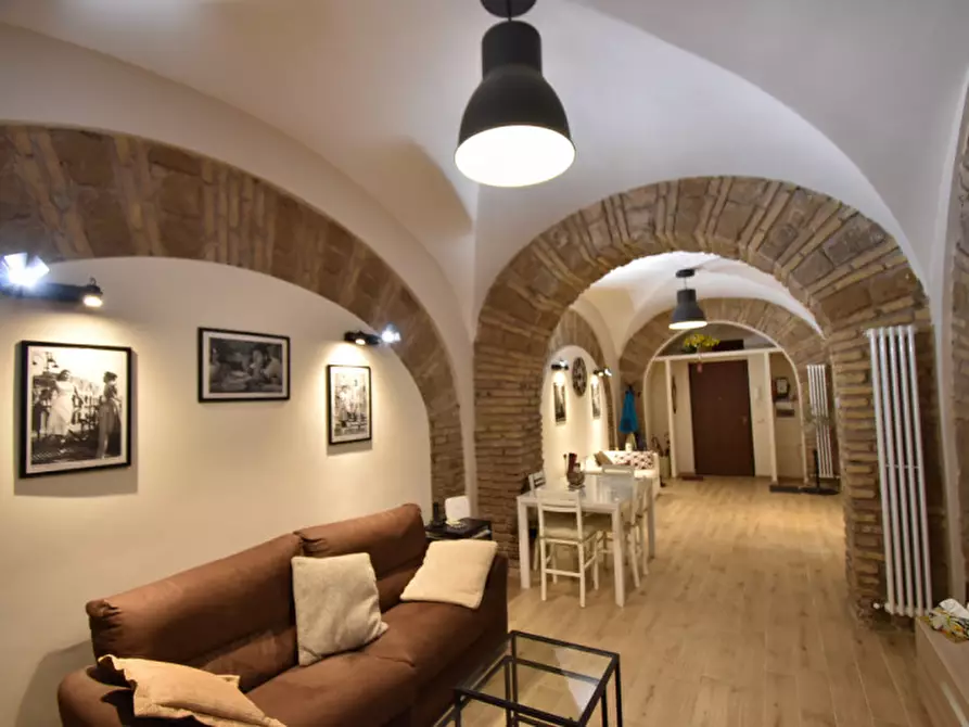 Immagine 9 di Appartamento in vendita  in VIA BERTANI a Roma