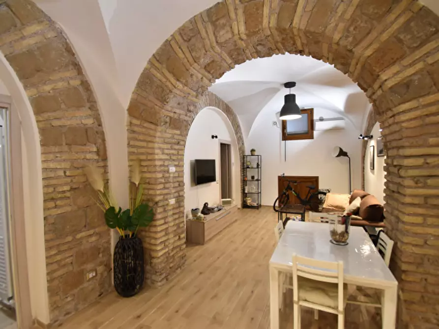 Immagine 10 di Appartamento in vendita  in VIA BERTANI a Roma