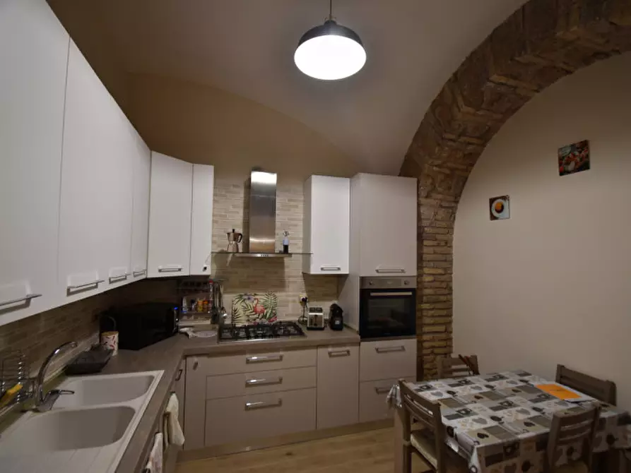 Immagine 14 di Appartamento in vendita  in VIA BERTANI a Roma