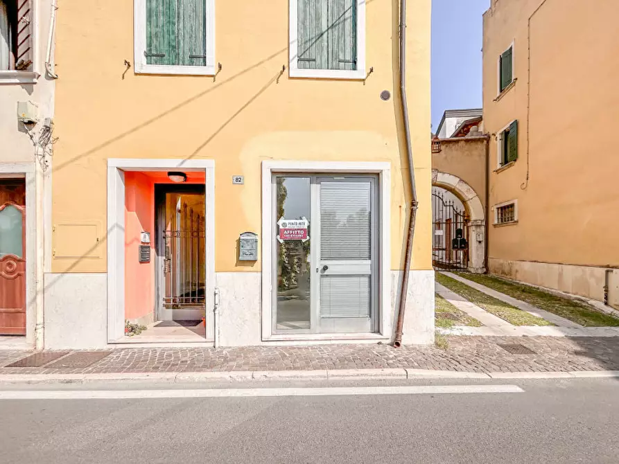 Immagine 1 di Ufficio in affitto  in Via Ponte a Pescantina