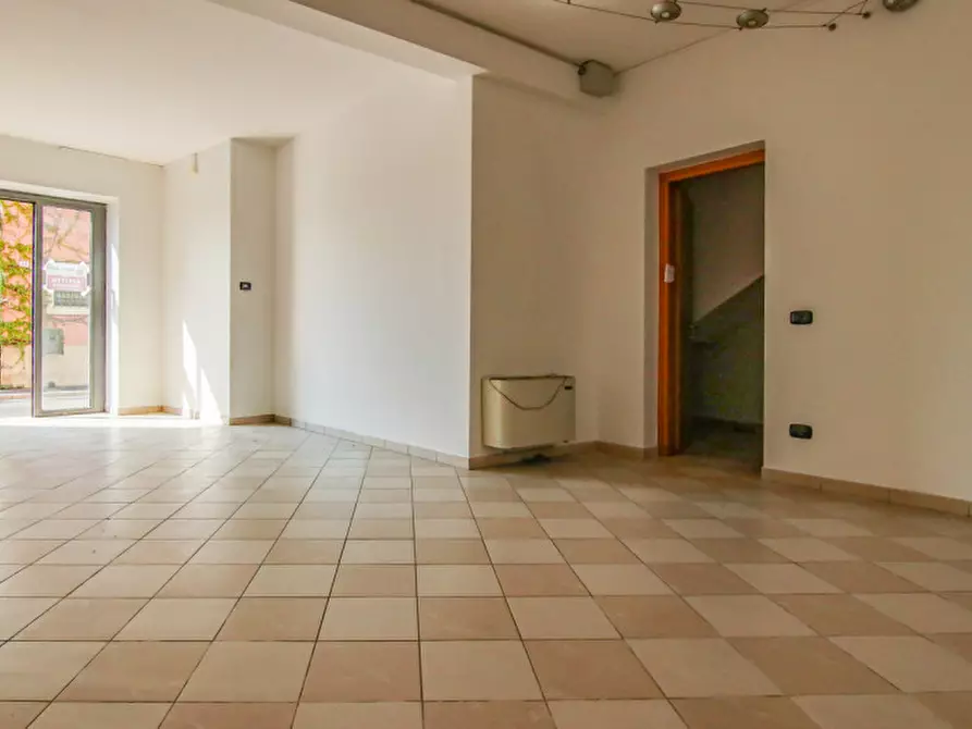 Immagine 8 di Ufficio in affitto  in Via Ponte a Pescantina