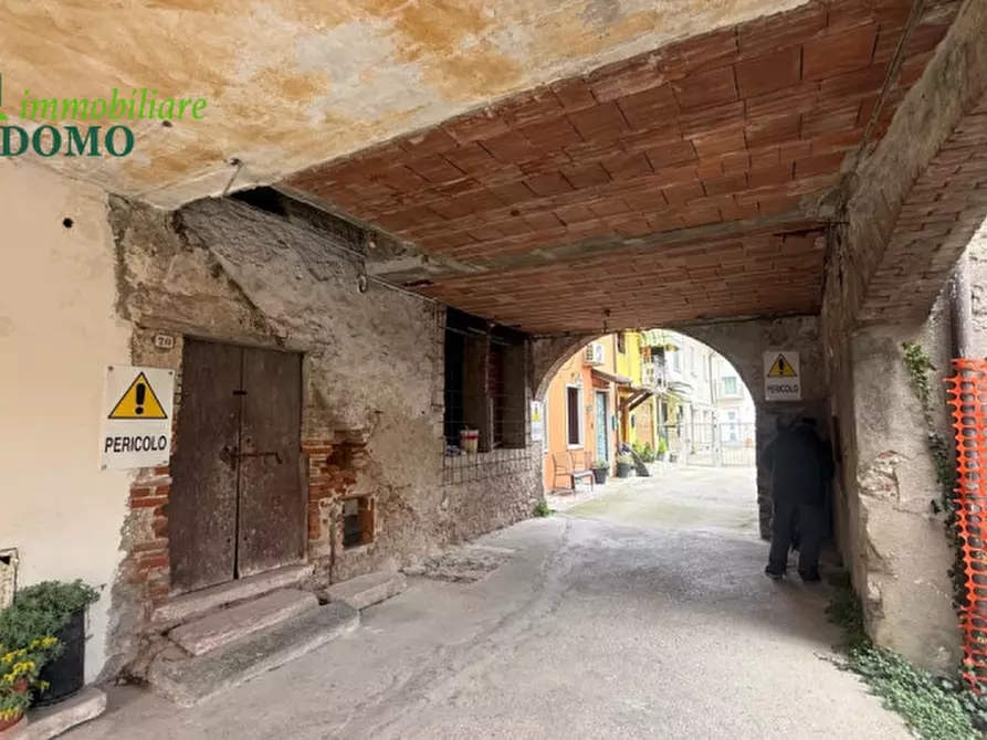 Immagine 1 di Palazzo in vendita  a Malo