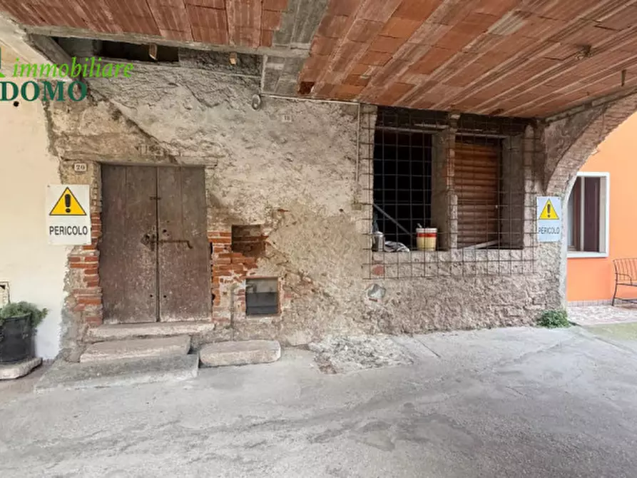 Immagine 2 di Palazzo in vendita  a Malo