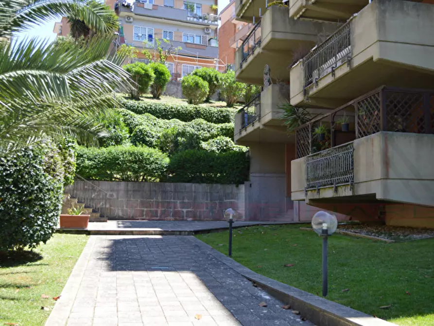 Immagine 2 di Appartamento in vendita  in via giulia molino colombini a Roma
