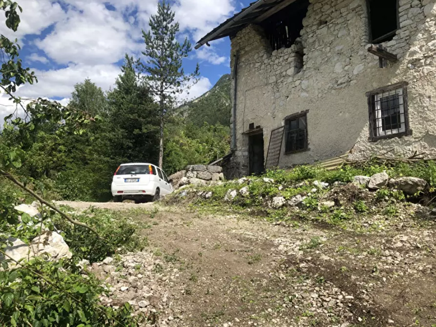 Immagine 3 di Rustico / casale in vendita  in Via Dallapiccola a Novaledo