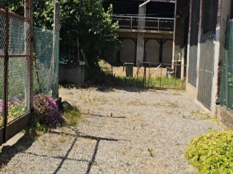 Immagine 4 di Magazzino in vendita  in strada Valperga a Salassa