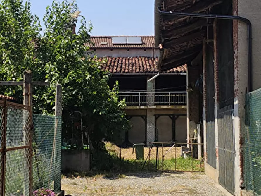 Immagine 5 di Magazzino in vendita  in strada Valperga a Salassa