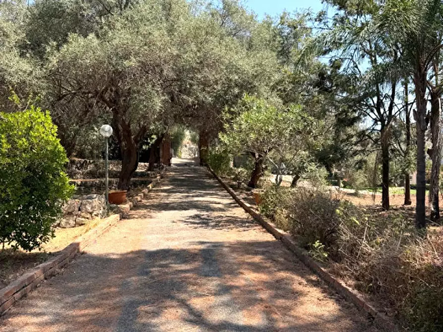 Immagine 1 di Villa in vendita  in viale epipoli 247 a Siracusa