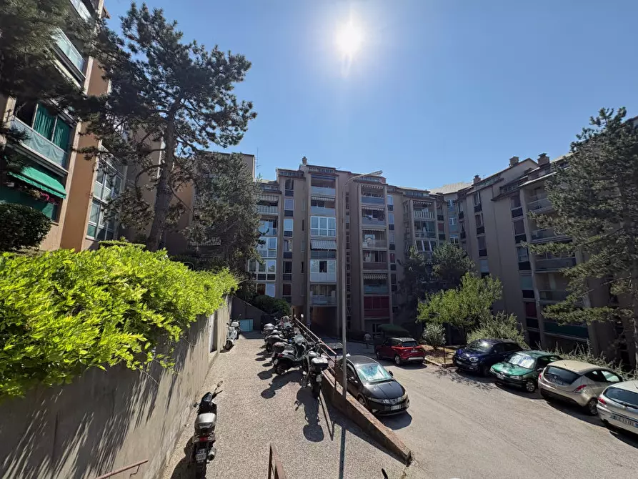 Immagine 2 di Appartamento in vendita  in via Monte Peralba, 21 a Trieste