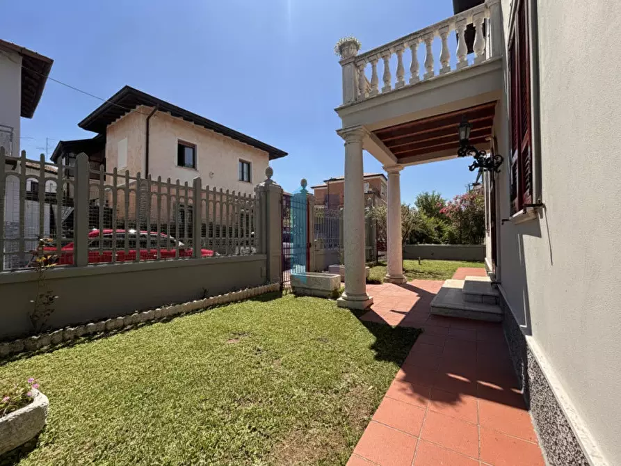 Immagine 14 di Appartamento in vendita  in Via Luciano Manara a Brescia