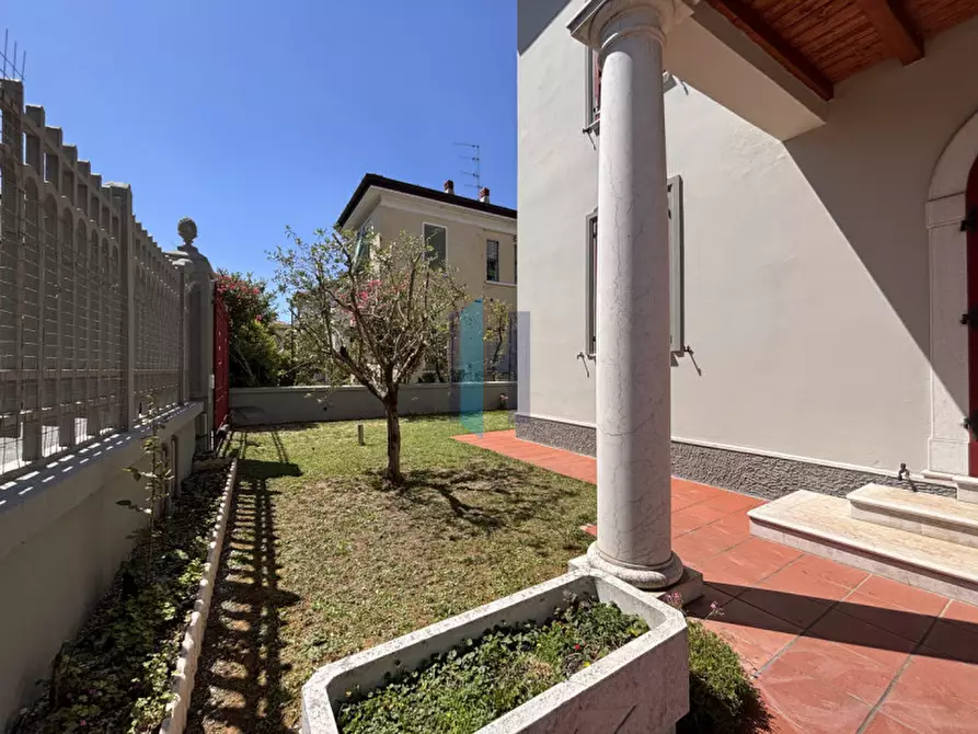 Immagine 9 di Appartamento in vendita  in Via Luciano Manara a Brescia