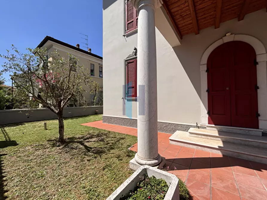 Immagine 10 di Appartamento in vendita  in Via Luciano Manara a Brescia