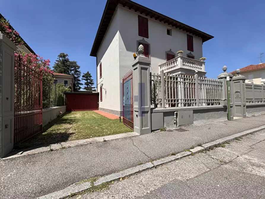Immagine 13 di Appartamento in vendita  in Via Luciano Manara a Brescia