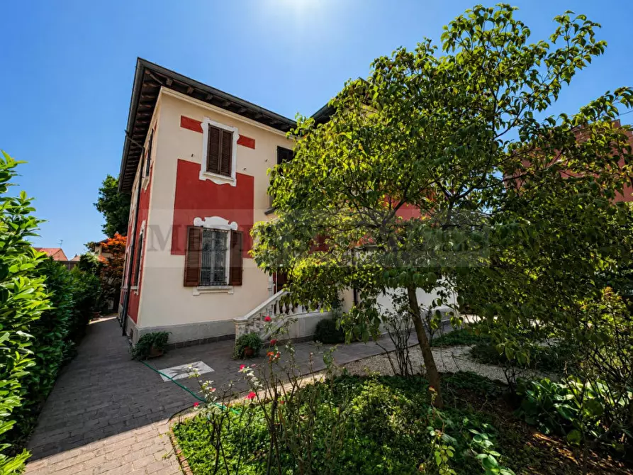 Immagine 1 di Villa in vendita  in via XI Febbraio n° 11 a Sannazzaro De' Burgondi
