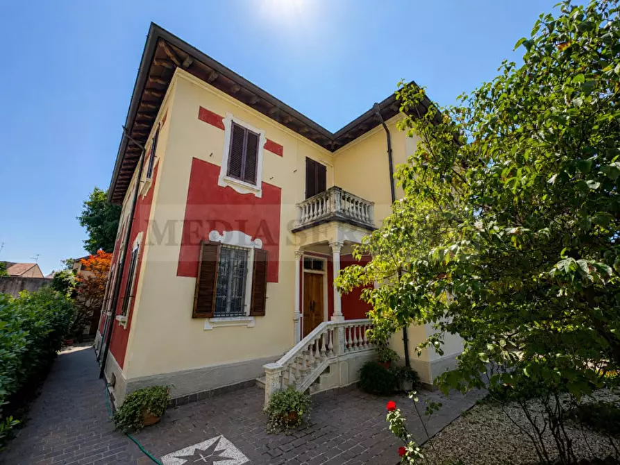 Immagine 2 di Villa in vendita  in via XI Febbraio n° 11 a Sannazzaro De' Burgondi