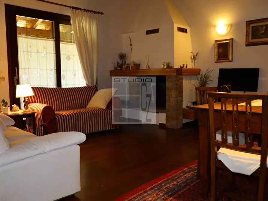 Immagine 2 di Casa bifamiliare in vendita  in Via Castellana a Resana