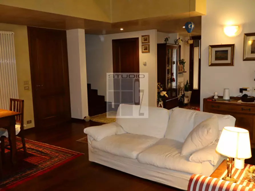 Immagine 5 di Casa bifamiliare in vendita  in Via Castellana a Resana