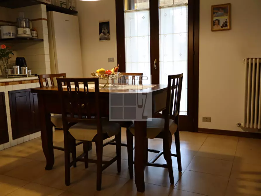Immagine 10 di Casa bifamiliare in vendita  in Via Castellana a Resana