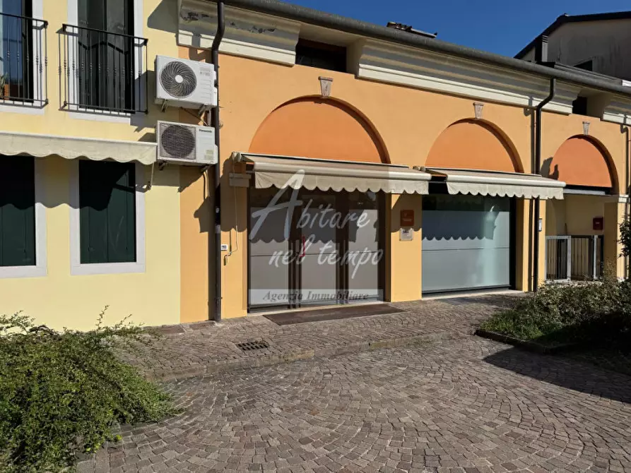 Immagine 1 di Ufficio in vendita  in Via Roma a Tombolo
