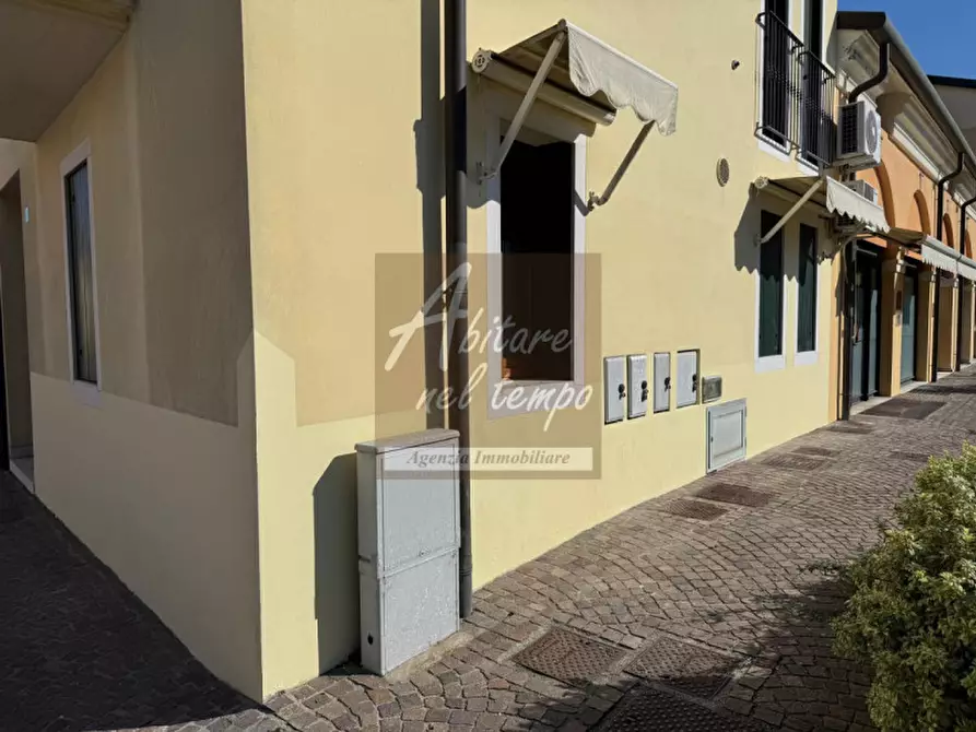 Immagine 6 di Ufficio in vendita  in Via Roma a Tombolo