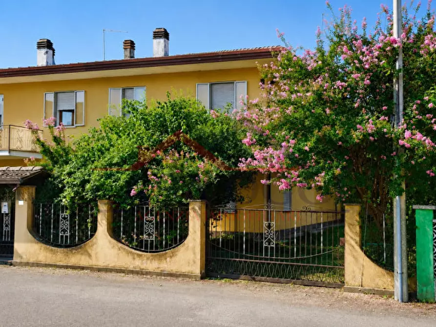Immagine 2 di Casa bifamiliare in vendita  in Via Centro Villa a Teolo