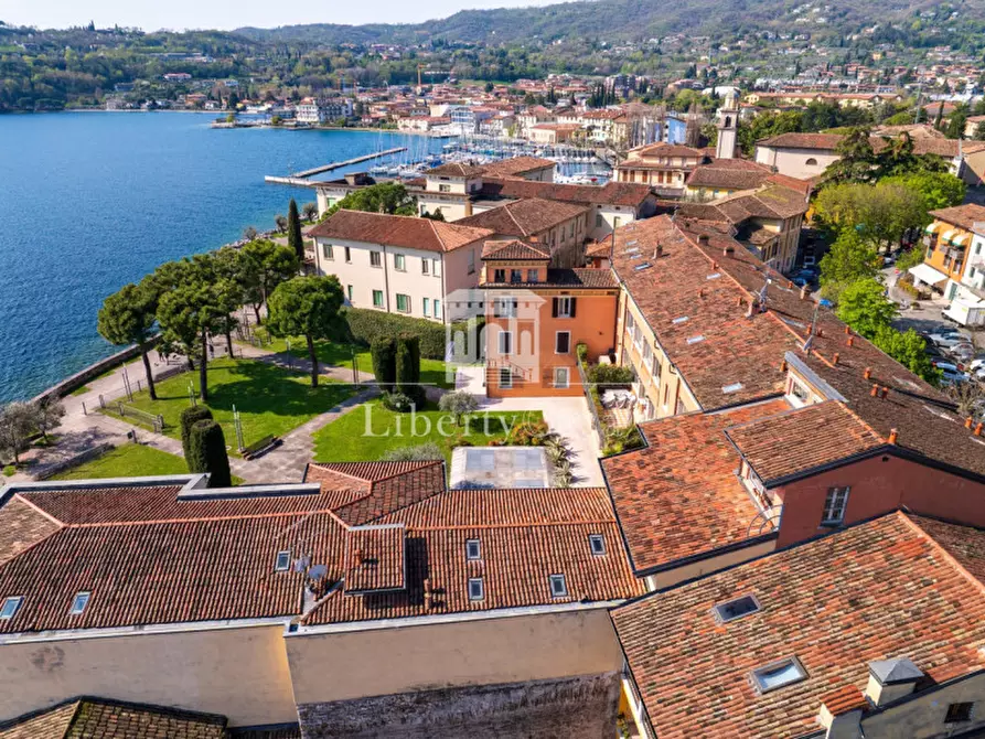 Immagine 10 di Attico in vendita  in Piazza Sergio Bresciani a Salò